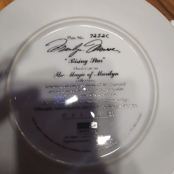 Marilyn Monroe Plates Rising Star and Stopping Traffic-Orig Box Cert of Auth - Picture 5 of 7